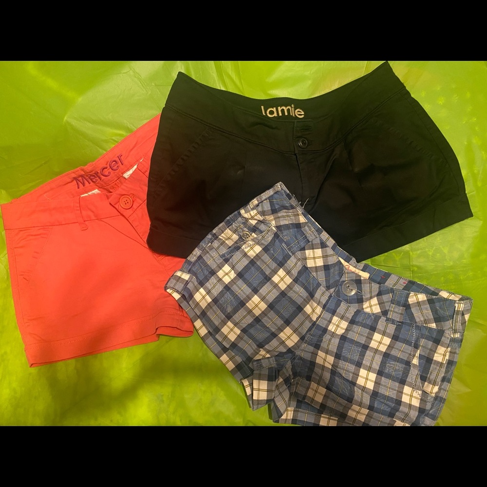3 PAIRS OF SHORTS